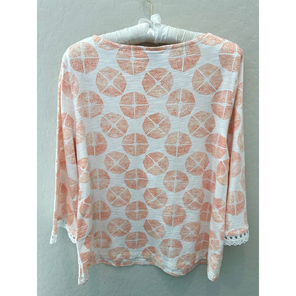 CHICO’S Orange Geometric Print Top 3/4 Sleeve Eyelet Trim Tee | Size 1 Medium - Picture 5 of 8